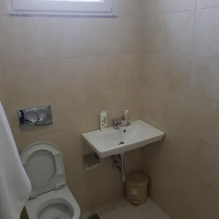 Emigranti 2 3* Shkodër